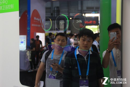 3M攜4K觸控及鏡面顯示屏亮相CES ASIA